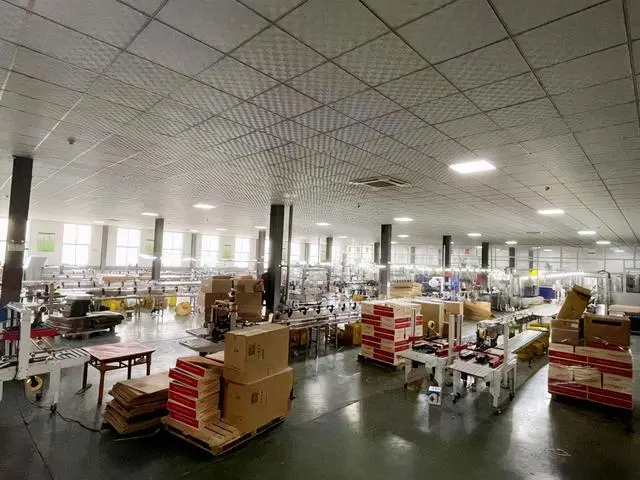 Magazijn waar nep-wijnen werden gemaakt