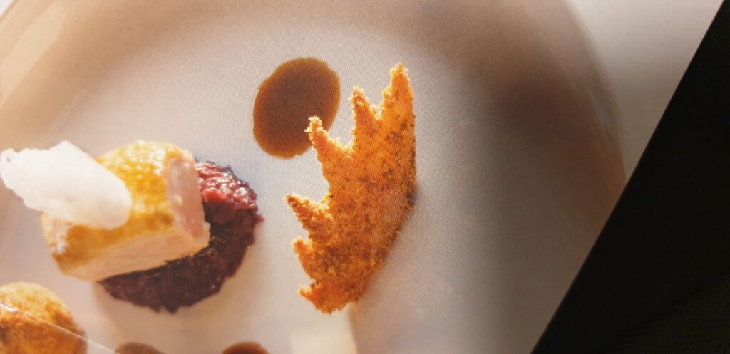 Gefrituurd hanenkammetje - excentriek eten bij Mike Vrijdag
