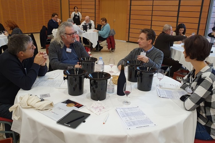 Mijn jurytafel tijdens het Concours International du Gamay